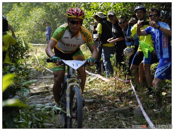 ��Ӣ��ɽ���ٽ�����