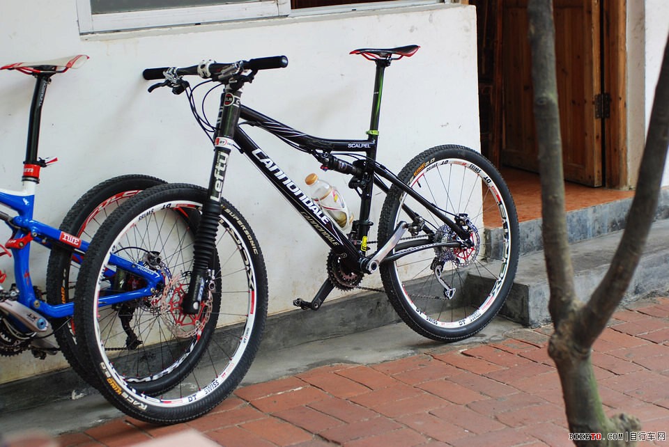 GZC广州自行车俱乐部五周年庆吸引近千名车