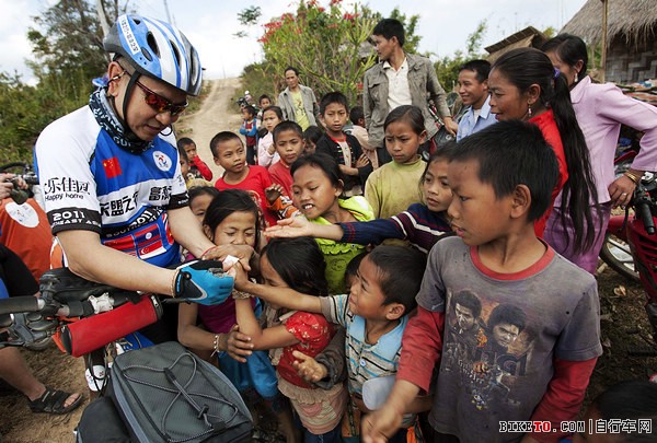 东盟之行特稿:信使踏出国境,感受老挝风情(图文