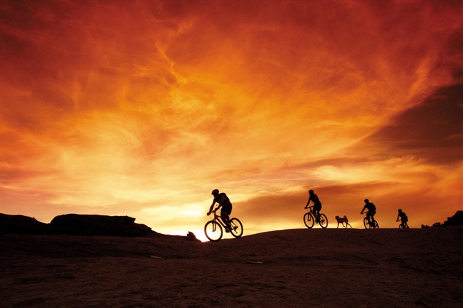 �������г��˶�