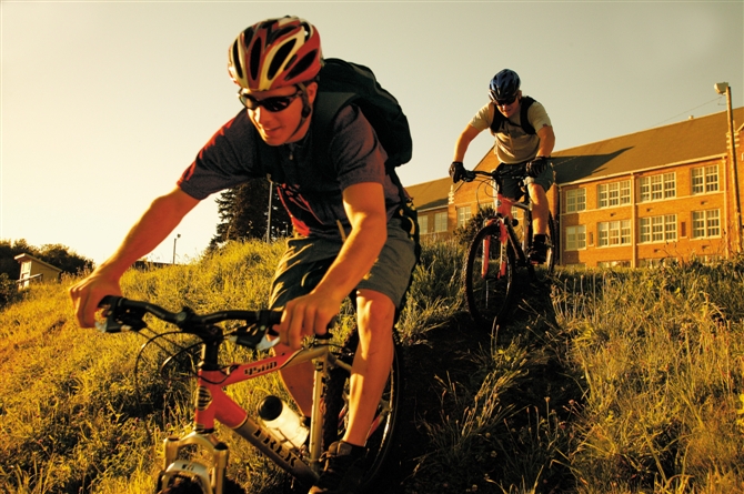 �������г��˶�