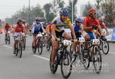 �˶�Ա�ڱ�����