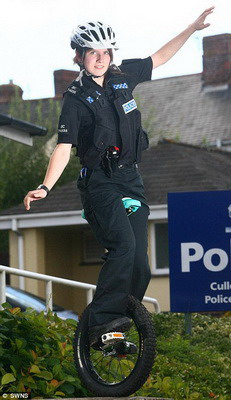 Ӣ��1��Ů������ֳ�Ѳ��(��ͼ)