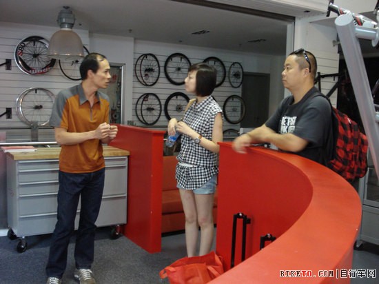 深圳嘉年华拜访斯贝特商贸