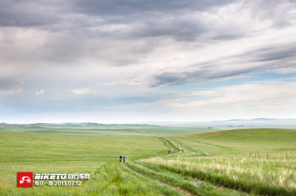 天高气爽,铁马奔驰 天高气爽,铁马奔驰