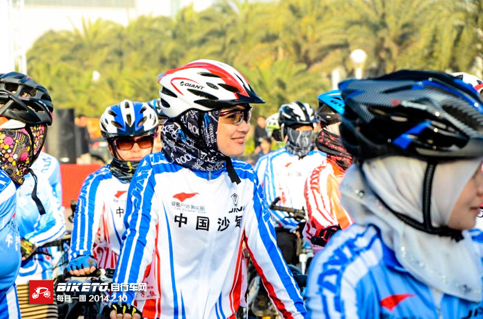 【每日一图】伊斯兰风格女骑友,骑行让优雅“止步” 【每日一图】伊斯兰风格女骑友,骑行让优雅“止步”