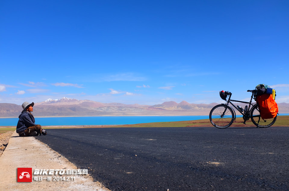 【每日一图】一人一车一世界,小灰与边境线上的名族风情 【每日一图】一人一车一世界,小灰与边境线上的名族风情