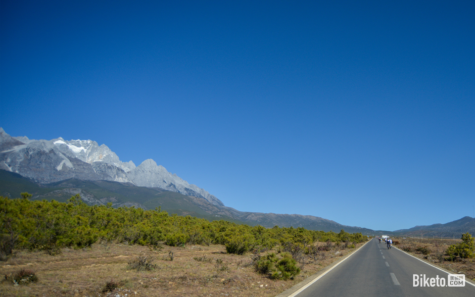 自行车摄影_BIKETO美骑网【每日一图】骑行在这条路上是莫大的享受 自行车摄影_BIKETO美骑网【每日一图】骑行在这条路上是莫大的享受