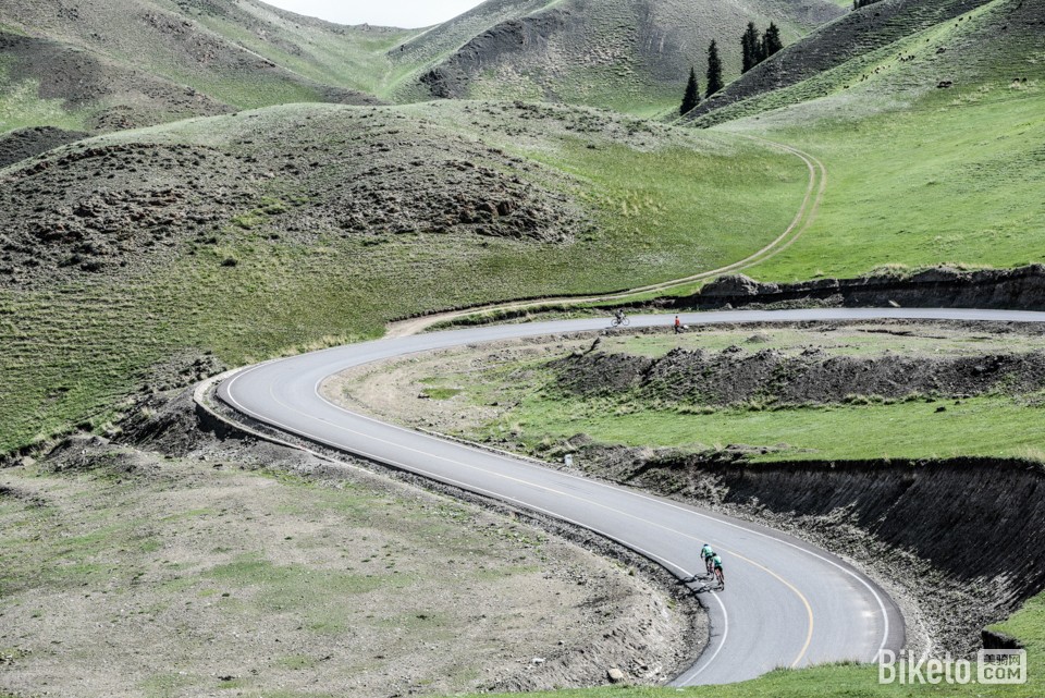 自行车美图摄影_BIKETO美骑网【每日一图】皇后赛段,孤单天路 自行车美图摄影_BIKETO美骑网【每日一图】皇后赛段,孤单天路