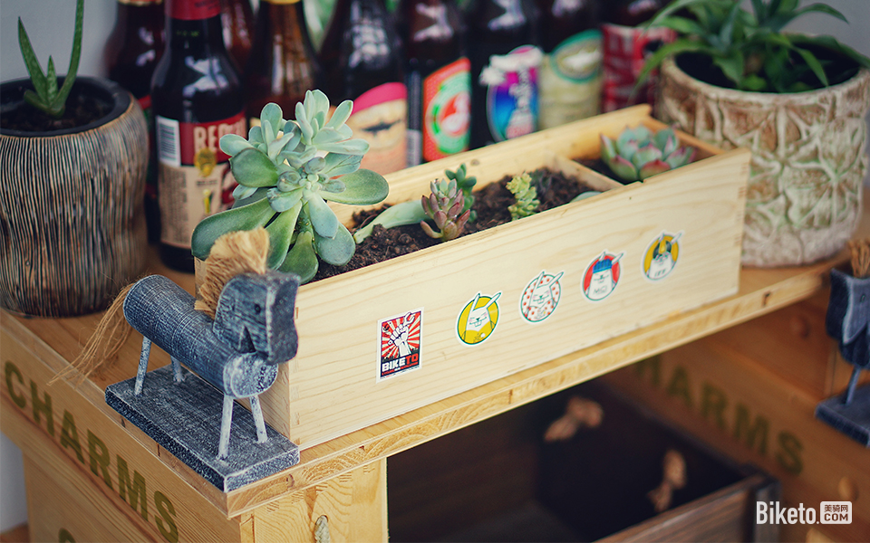 自行车美图摄影_BIKETO美骑网【每日一图】美骑网贴纸的使用示范 自行车美图摄影_BIKETO美骑网【每日一图】美骑网贴纸的使用示范