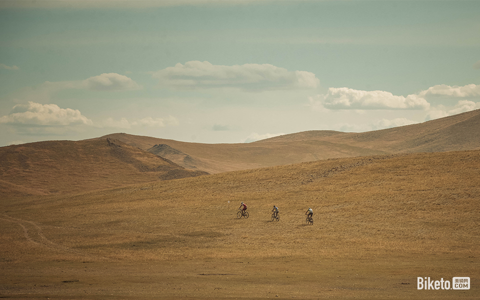 自行车美图摄影_BIKETO美骑网【每日一图】山的那边,是海吗? 自行车美图摄影_BIKETO美骑网【每日一图】山的那边,是海吗?