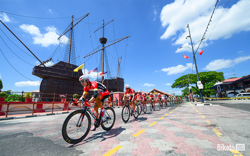 自行车美图摄影_BIKETO美骑网【每日一图】马六甲里飞过中国龙 自行车美图摄影_BIKETO美骑网【每日一图】马六甲里飞过中国龙