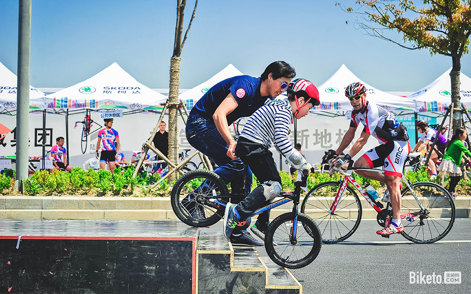 ��ÿ��һͼ���װ���С������������