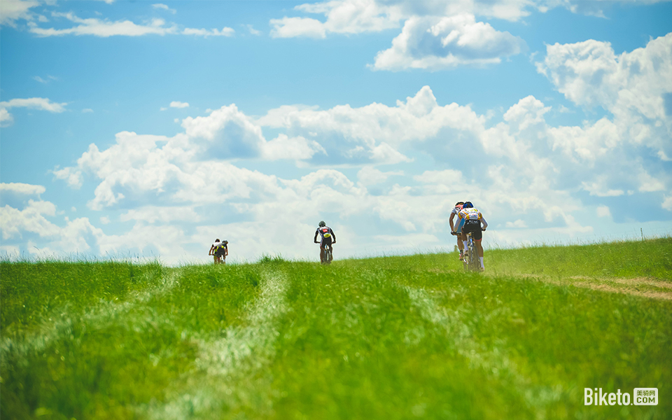 【每日一图】看铁骑铮铮,踏遍无边草原 【每日一图】看铁骑铮铮,踏遍无边草原