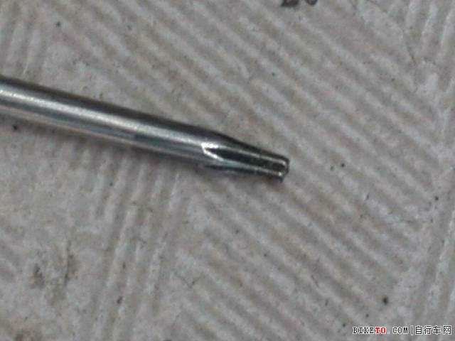 取出断螺丝的方法