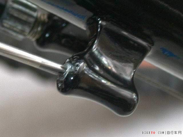 取出断螺丝的方法