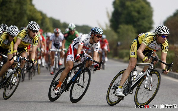 团队骑行当中的跟车技巧