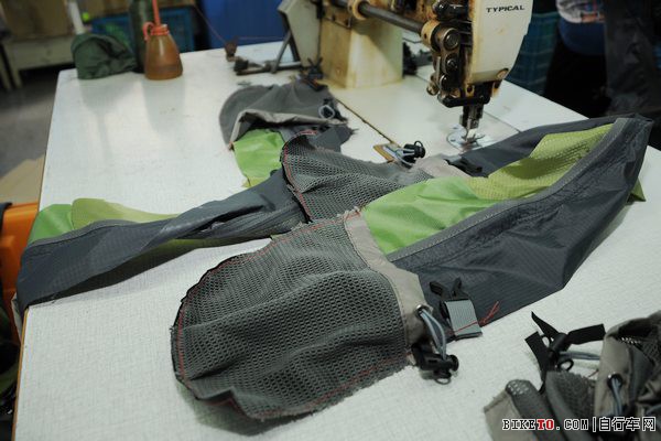 背包缝合.jpg 背包缝合.jpg