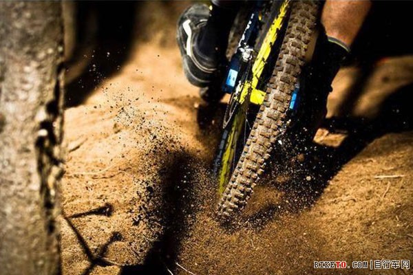 山地自行车高速时刹车问题的简单讲解 山地自行车高速时刹车问题的简单讲解