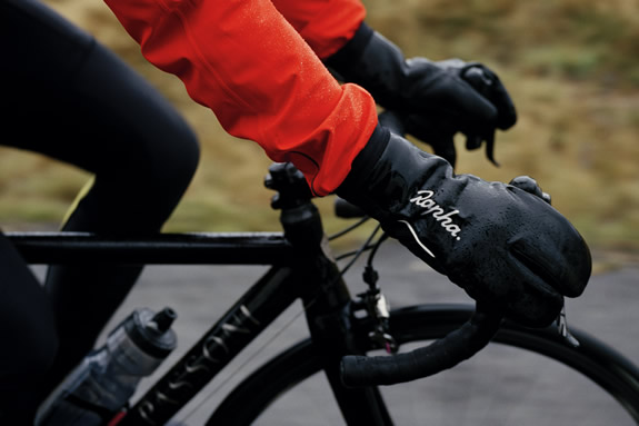 rapha_overmitts_575.jpg rapha_overmitts_575.jpg