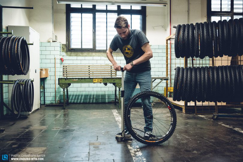 花小钱提升大性能:手把手教你改装无内胎系统 花小钱提升大性能:手把手教你改装无内胎系统