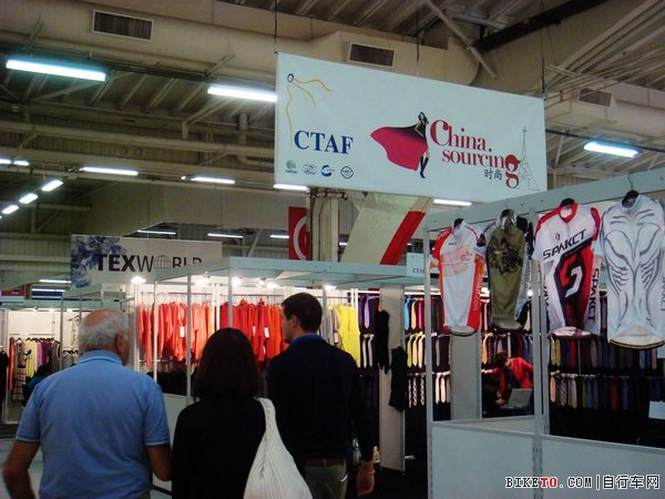 巴黎展.jpg