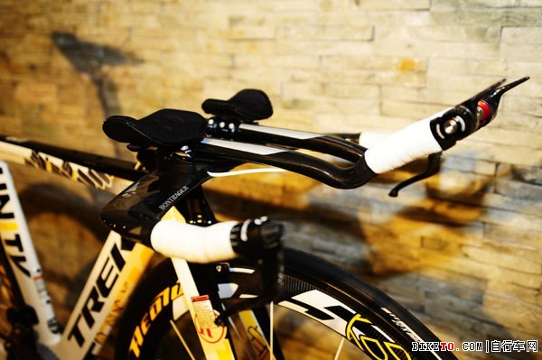 5.TREK-LIVESTRONG公路车.jpg