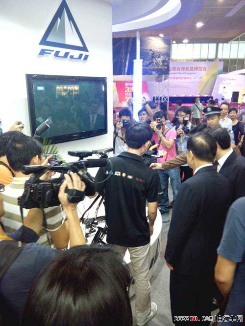 嘉宾及媒体关注NORCOM STRAIGHT 2.3