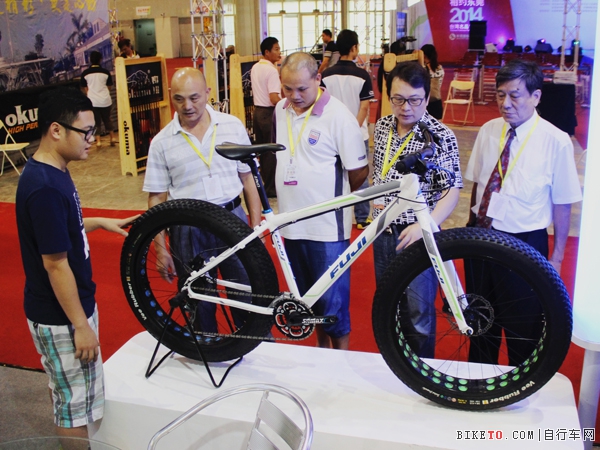 2014年FUJI新品雪地车WENDIGO