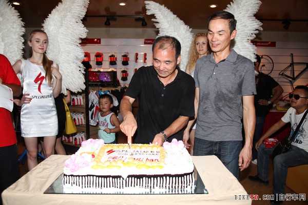 武汉Specialized概念店开业,武汉闪电概念店,武汉闪电自行车