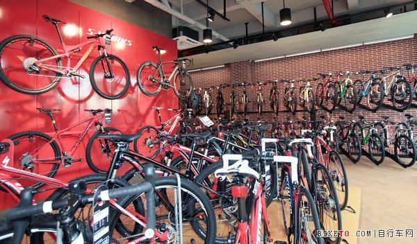 武汉Specialized概念店开业,武汉闪电概念店,武汉闪电自行车
