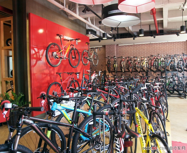 武汉Specialized概念店开业,武汉闪电概念店,武汉闪电自行车