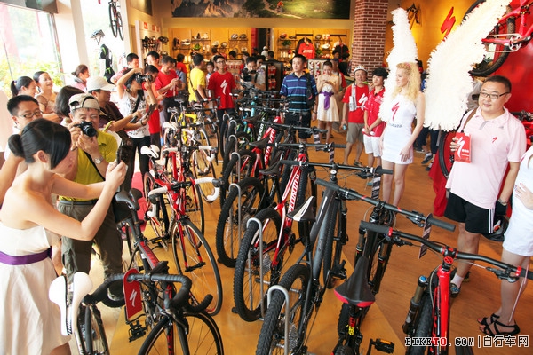 武汉Specialized概念店开业,武汉闪电概念店,武汉闪电自行车