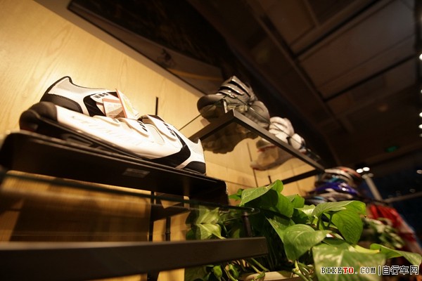 SPECIALIZED������꿪ҵ �ٰ족�����ж���