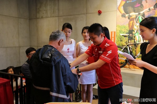 SPECIALIZED������꿪ҵ �ٰ족�����ж����