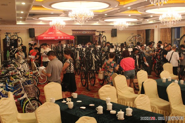 �Ϻ�����ļ���Ʒ�ƽ�᳤ɳվǢ̸��������