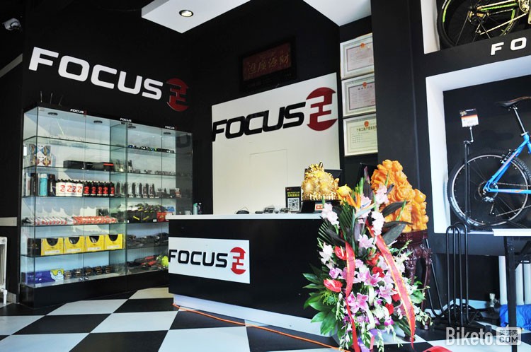 FOCUS���г������콢��¡�ؿ�ҵ