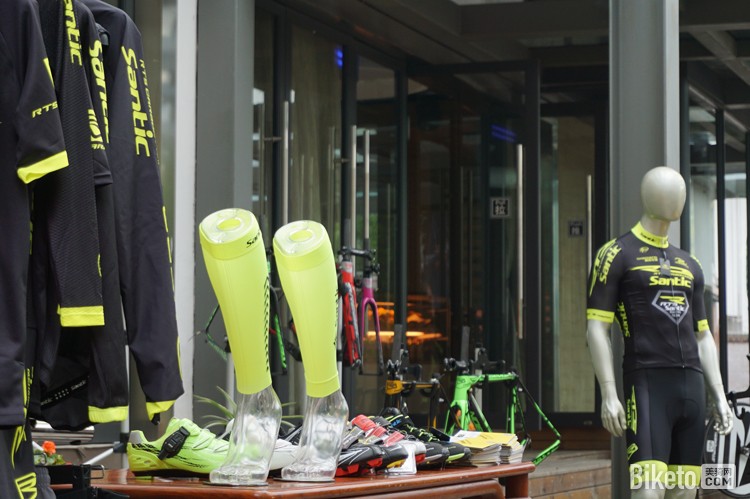 ɭ�ؿ����ֳ�չʾ��2015�¿����з���ѹ������