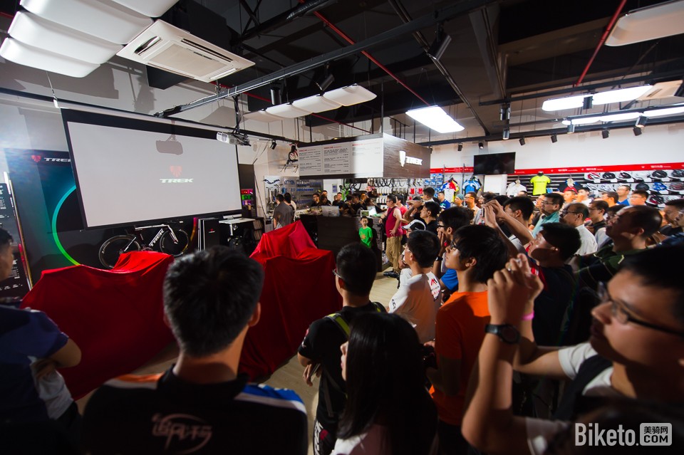 以关灯仪式中的Trek视频拉开帷幕 以关灯仪式中的Trek视频拉开帷幕