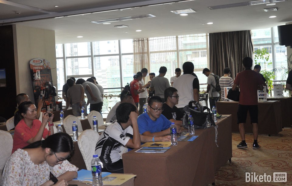 �ܱ߳��̽���