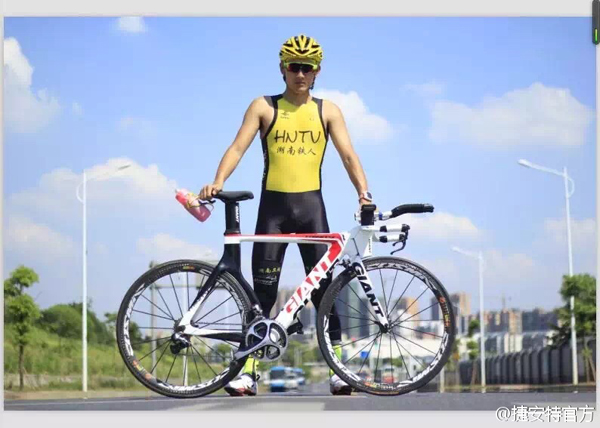 �ڵ�һ��ѡ�ֳ���պ���������������ֳֽݰ��ز�Ʒ����Ƭ