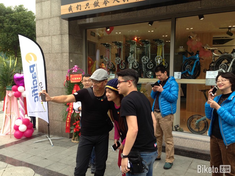 自拍留念 自拍留念