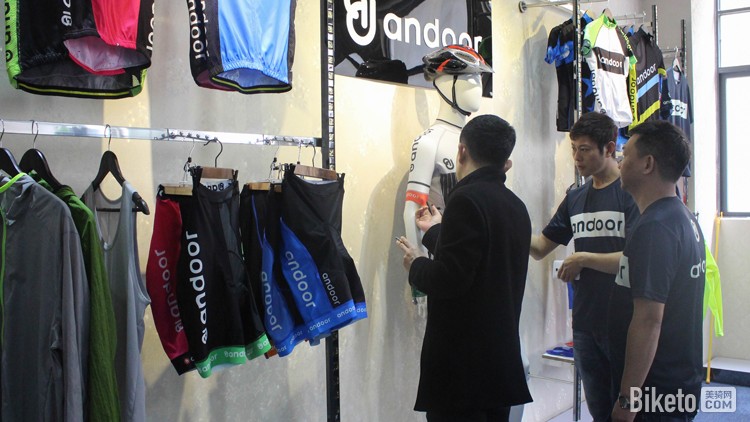 ����������Ա������������Ʒ