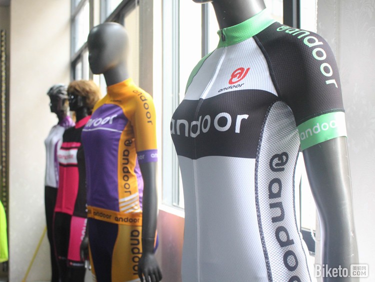 �������з�