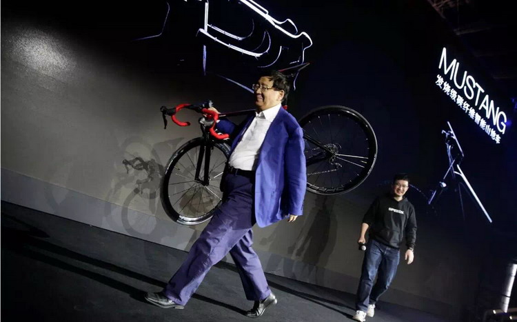 3月10日,徐小平参加野兽骑行发布会。 3月10日,徐小平参加野兽骑行发布会。