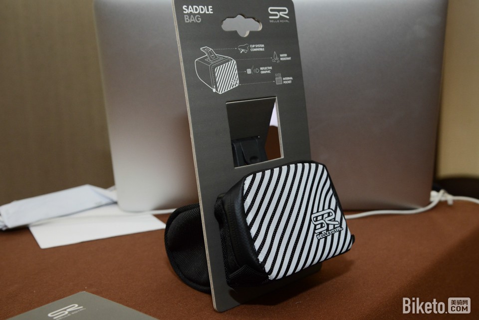 SR坐垫尾包 SR坐垫尾包