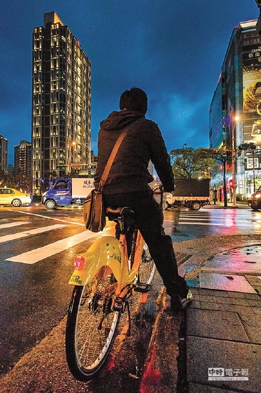 公共自行车,Youbike,闯红灯,台湾自行车,路权 公共自行车,Youbike,闯红灯,台湾自行车,路权