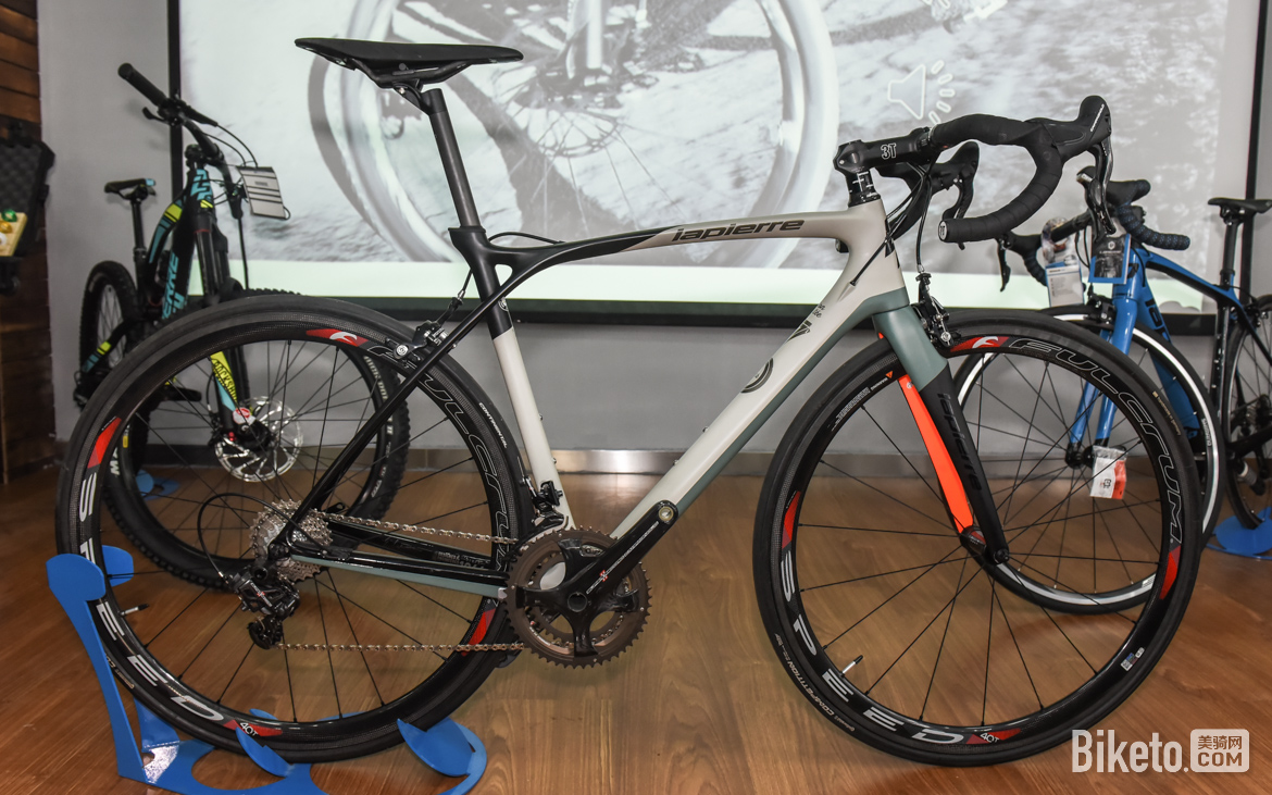 金轮集团经销商会议 金轮集团经销商会议