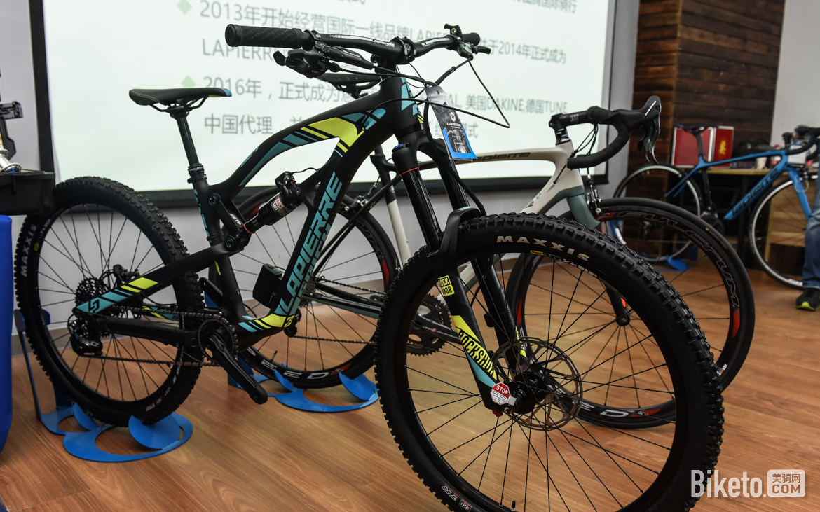 金轮集团经销商会议 金轮集团经销商会议