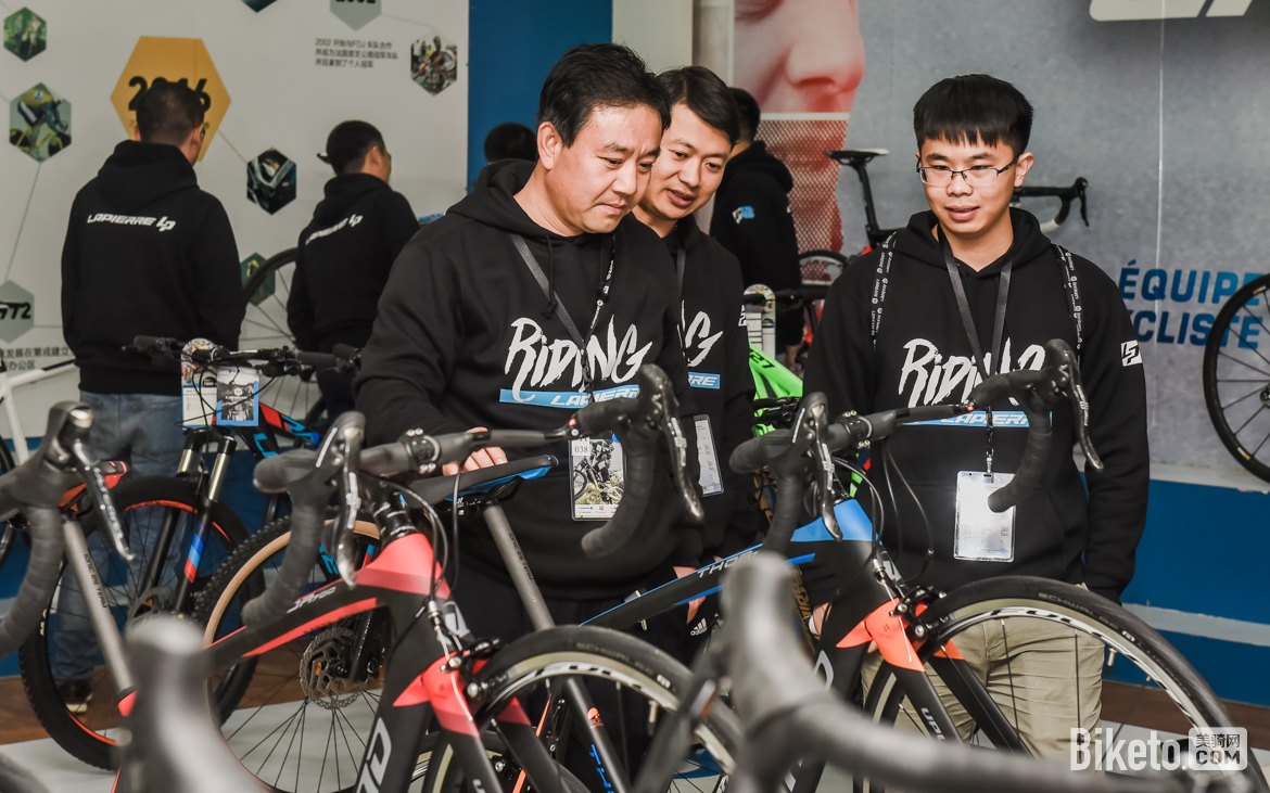 金轮集团经销商会议 金轮集团经销商会议